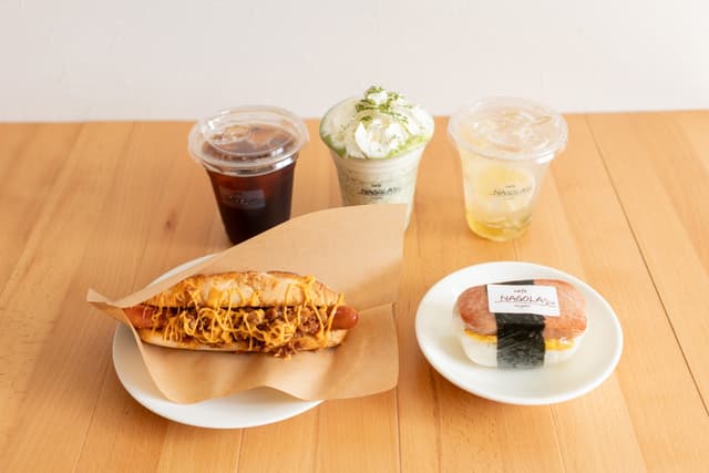 NAGOLA: Enjoy delicious sweets and drinks made from Miyakejima island ingredients at a café with a stunning ocean view